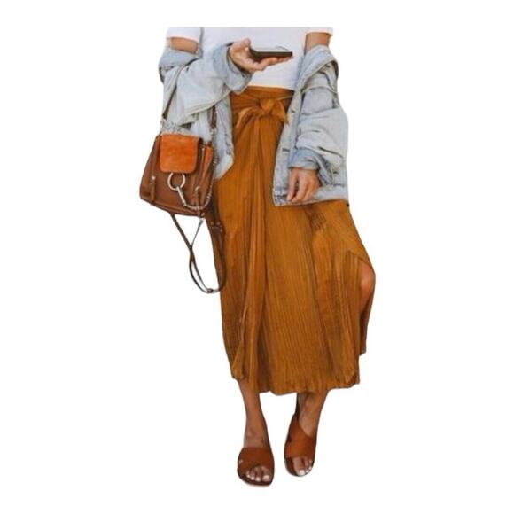 Vince Pleated Plisse Midi Skirt - Picture 2 of 12